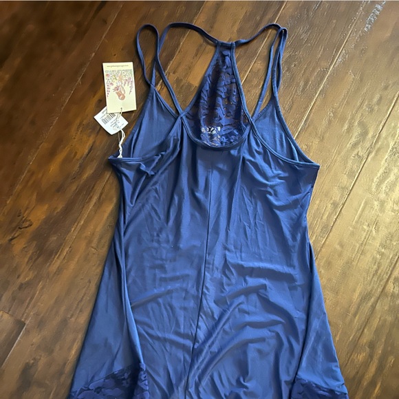 In bloom by Jonquil - Picture 3 of 4